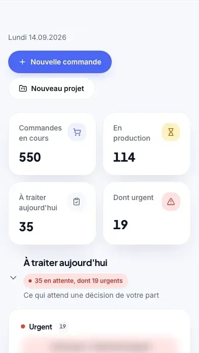 Portail client et CRM : tableau de bord sur mobile (univers de démonstration)
